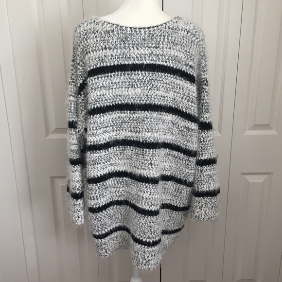 Calvin Klein | Fuzzy Striped Eyelash Sweater - Picture 3 of 6